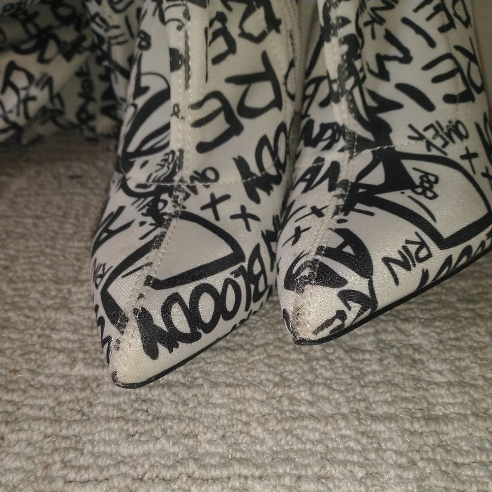 Women's Gisele white graffiti Liliana knee boots